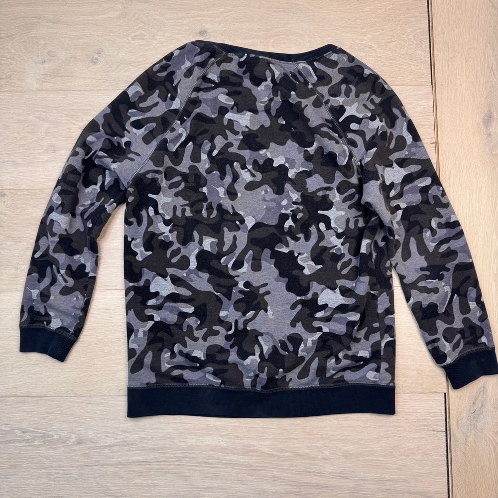 Nike Women’s Black and Gray Camouflage Crewneck Sweater